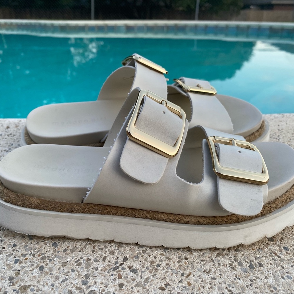 *SOLD* Madden Girl Mythical Platform Sandals Color-Bone (Ivory) with Gold Size 7 - Picture 8 of 14